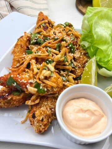 Szechuan chicken lettuce wraps ready meal.